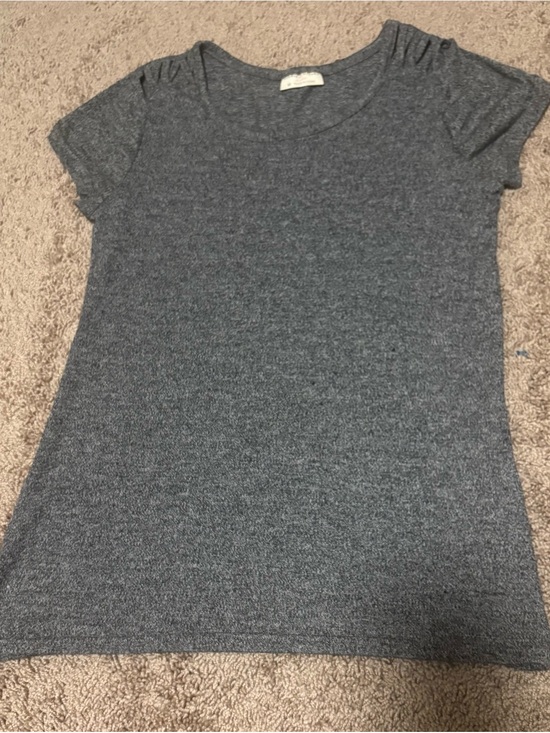 Bobbie Brooks Tops - Bobbie Brooks Heathered Gray Short-Sleeve Scoop Neck Tee